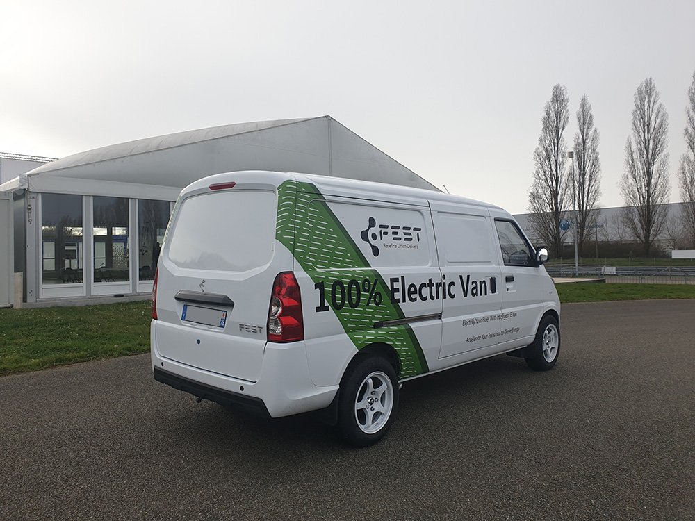 E-Van 100% électrique en exposition statique