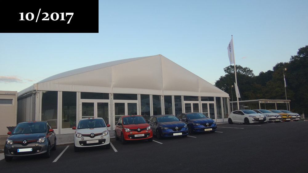 Structure et exposition de voitures Renault Sport
